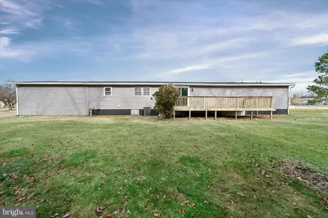 front view of house with a big yard