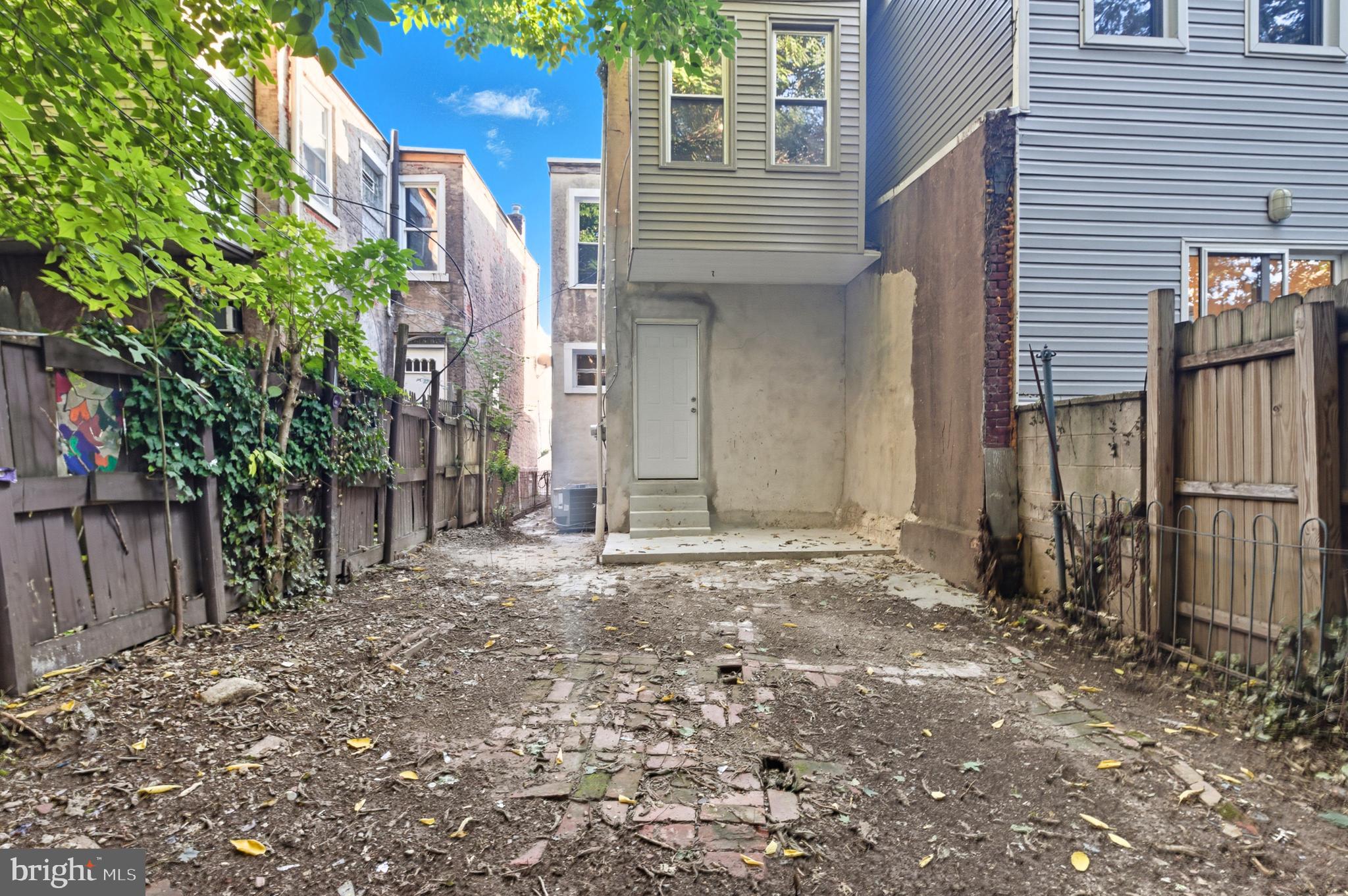 1307 Hanson Street Philadelphia, PA 19143 - Photo 9 of 19 a backyard of a house