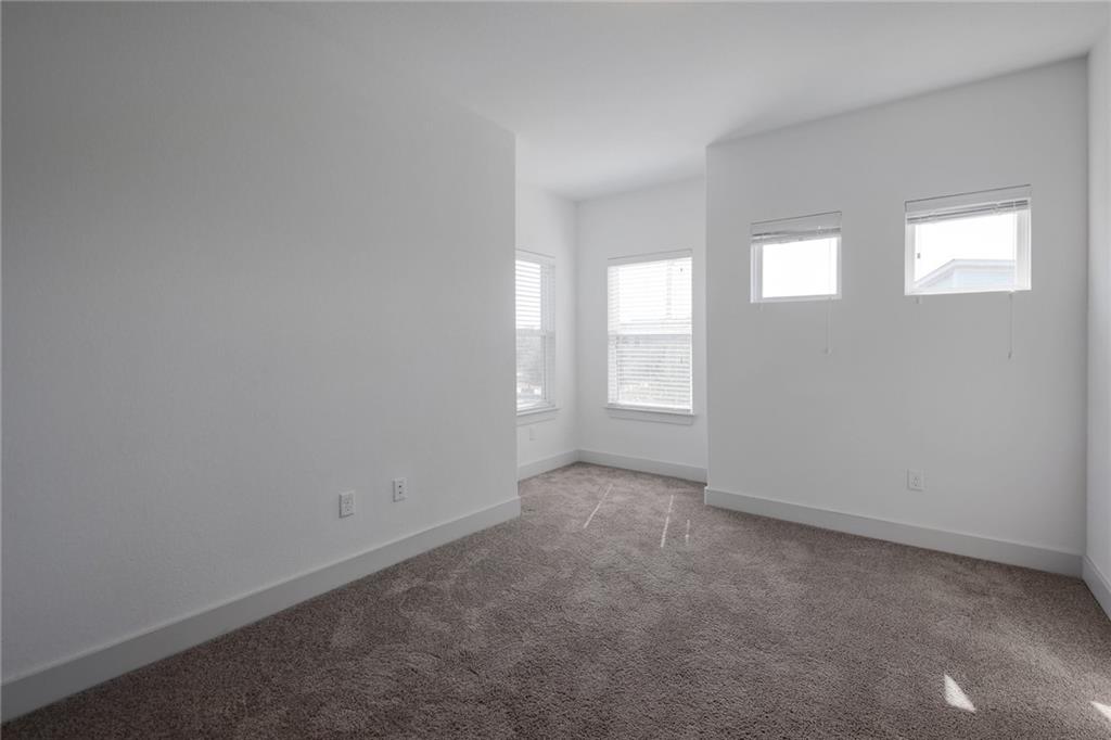 5809 Swayden Lane Austin, TX 78745 - Photo 8 of 10 Office or reading nook in 2nd Bedroom