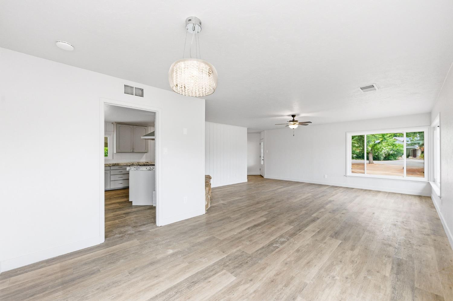 4205 Ralph Lane North Fresno, CA 93727 - Photo 15 of 59