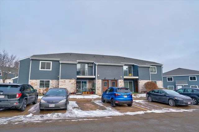 $209,500 | 1403 Whispering Pines Way, Fitchburg, WI 53713