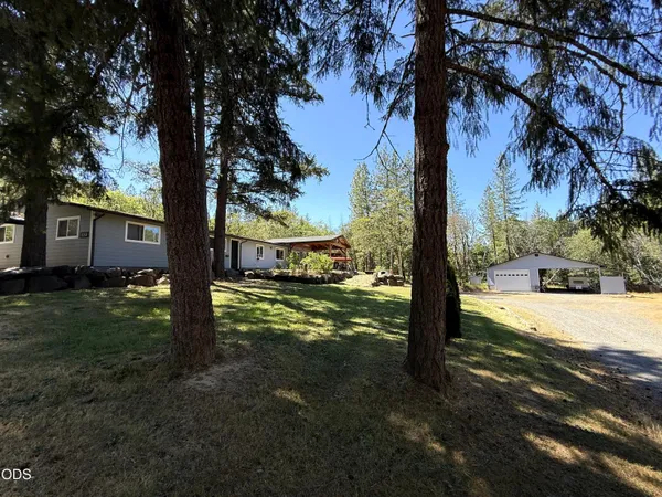 $565,000 | 4527 East Evans Creek Road, Rogue River, OR 97537