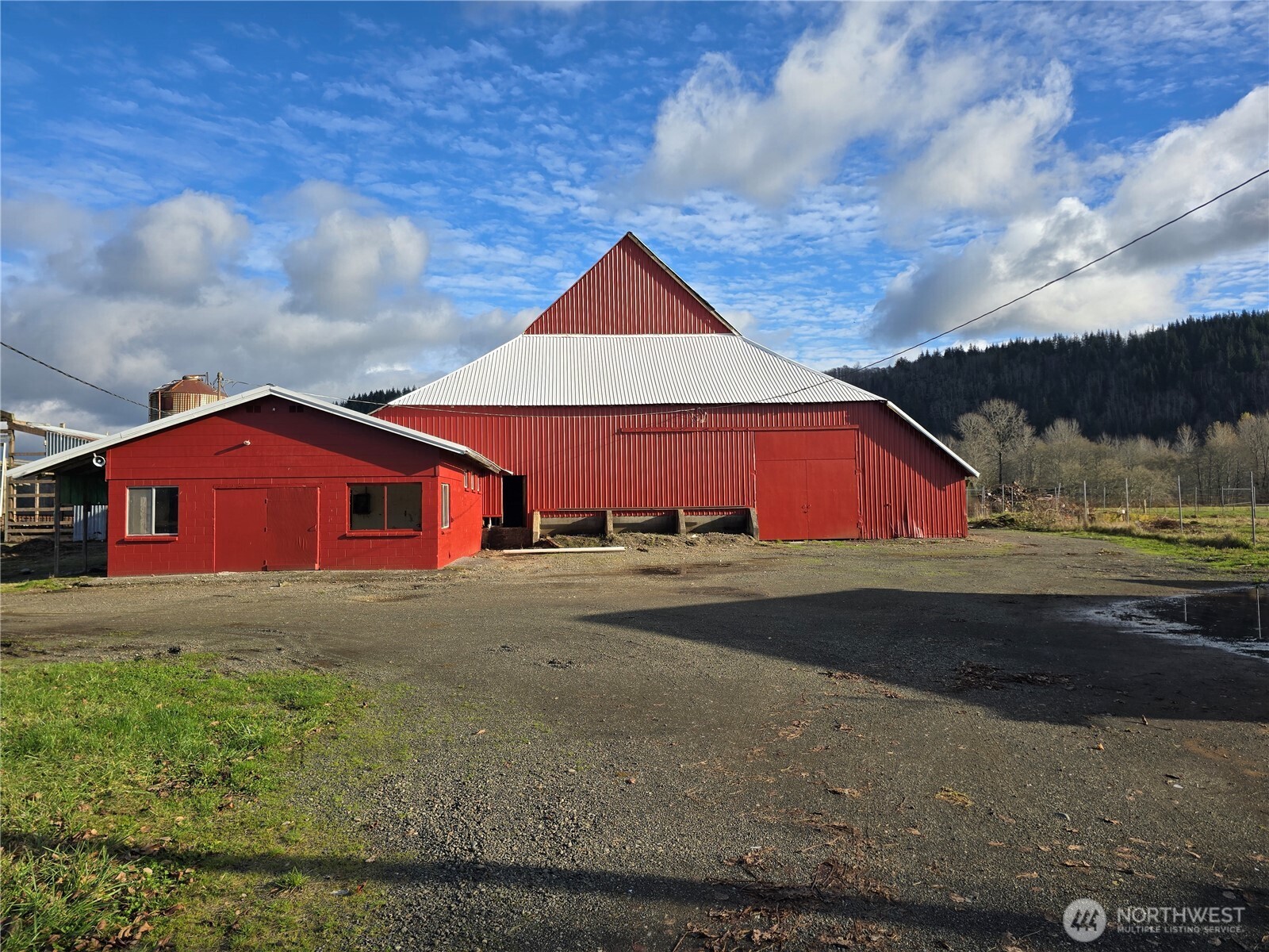 912 Middle Satsop Road Montesano, WA 98563 - Photo 19 of 37 a front view of a house with a yard