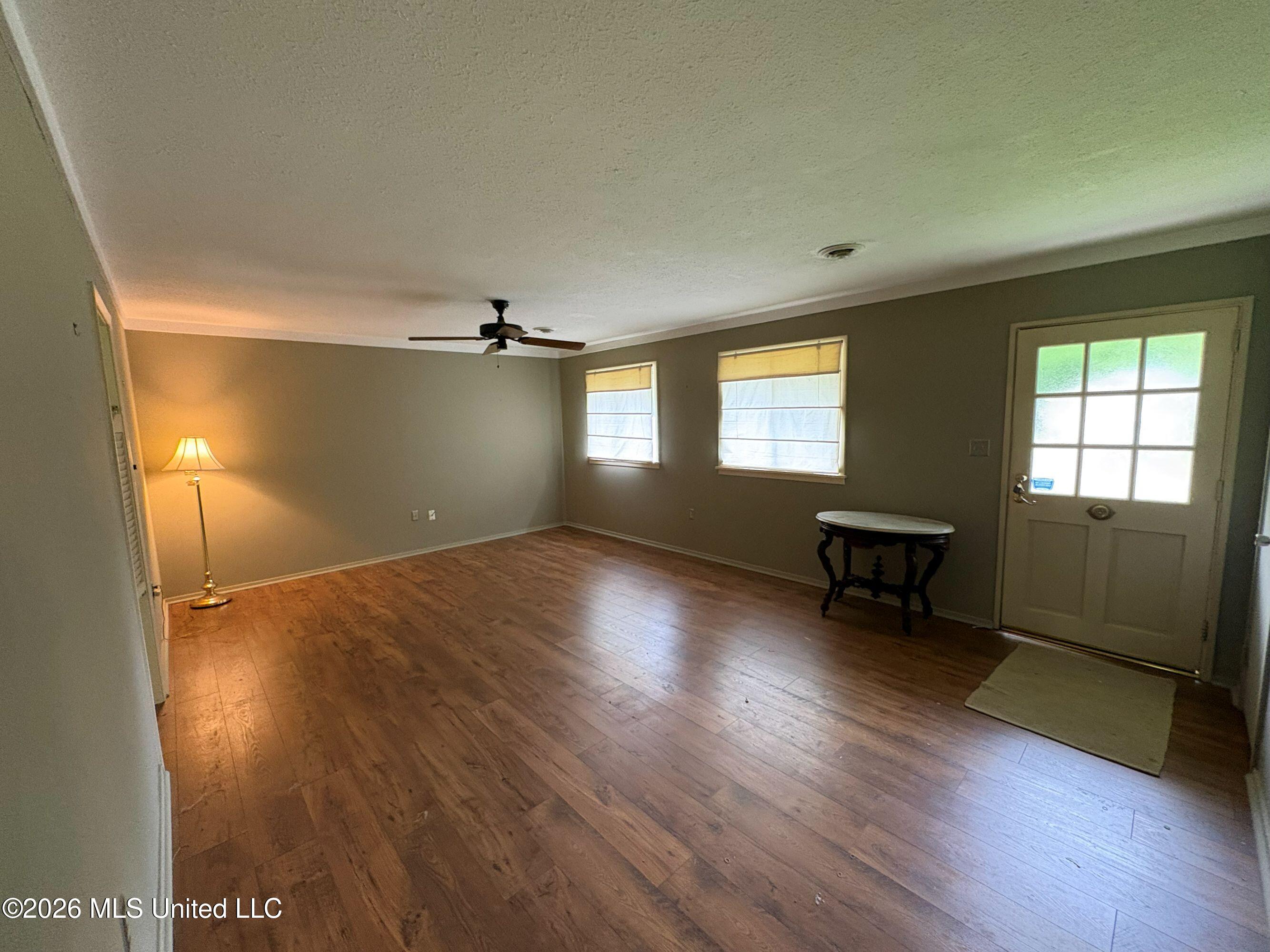 265 Sun Drive Jackson, MS 39211 - Photo 4 of 18 IMG_4170