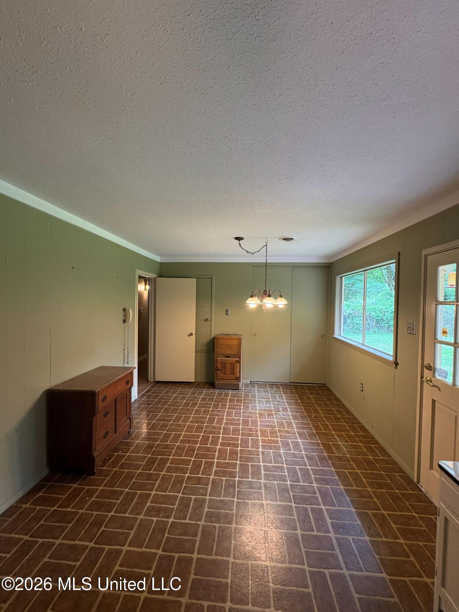 265 Sun Drive Jackson, MS 39211 - Photo 6 of 18 IMG_4166a