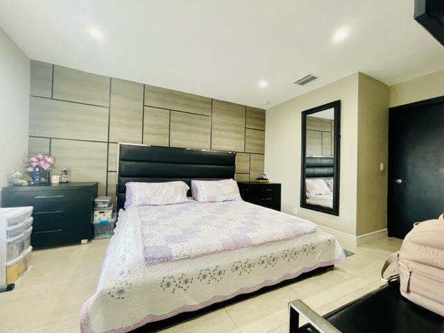 9845 Three Lakes Circle, Unit 1G Boca Raton, FL 33428 - Photo 20 of 50 11- Photo 21