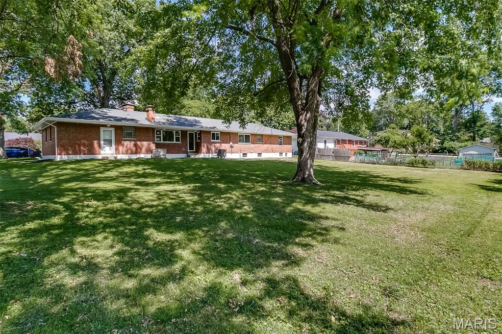 11640 Bellefontaine Road St. Louis, MO 63138 - Photo 6 of 54