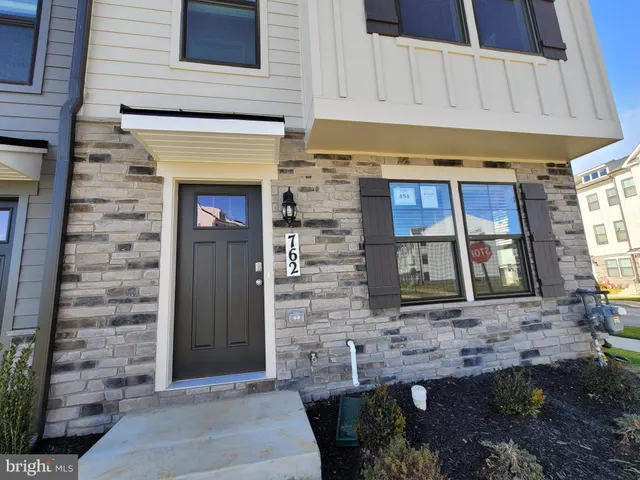 $2,950 | 762 Union Street, Frederick, MD 21701