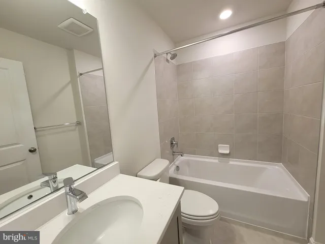 $2,950 | 762 Union Street, Frederick, MD 21701