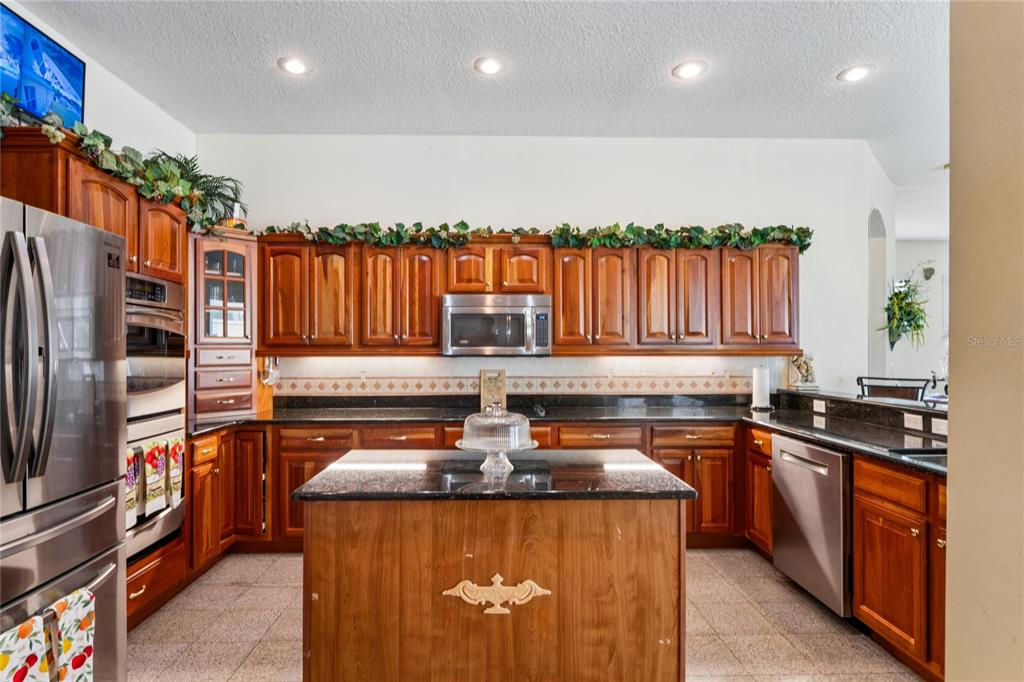 13114 Kildeer Road Weeki Wachee, FL 34614 - Photo 14 of 93