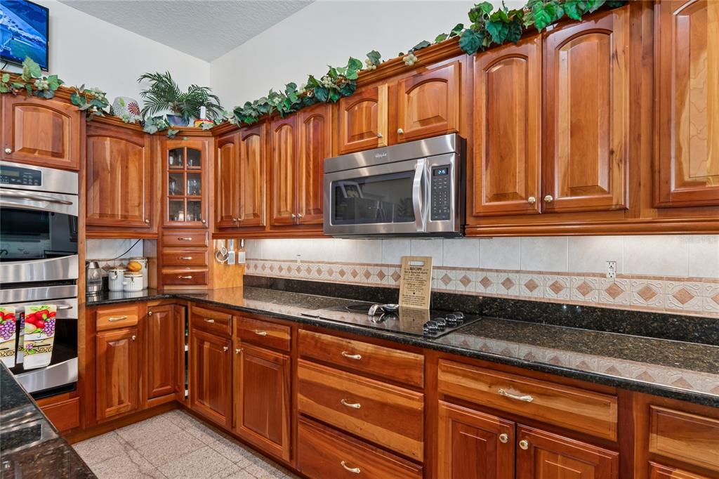 13114 Kildeer Road Weeki Wachee, FL 34614 - Photo 18 of 93