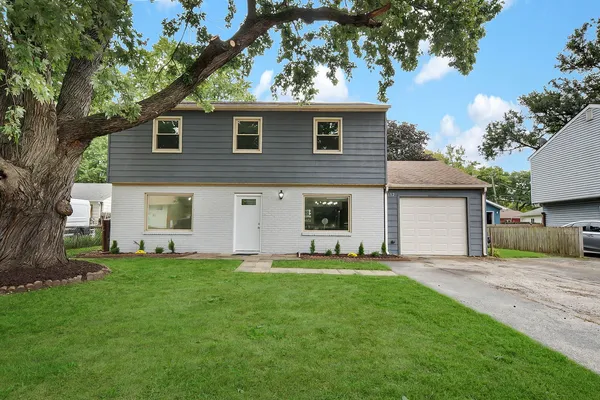 $429,900 | 132 North Pinecrest Road, Bolingbrook, IL 60440