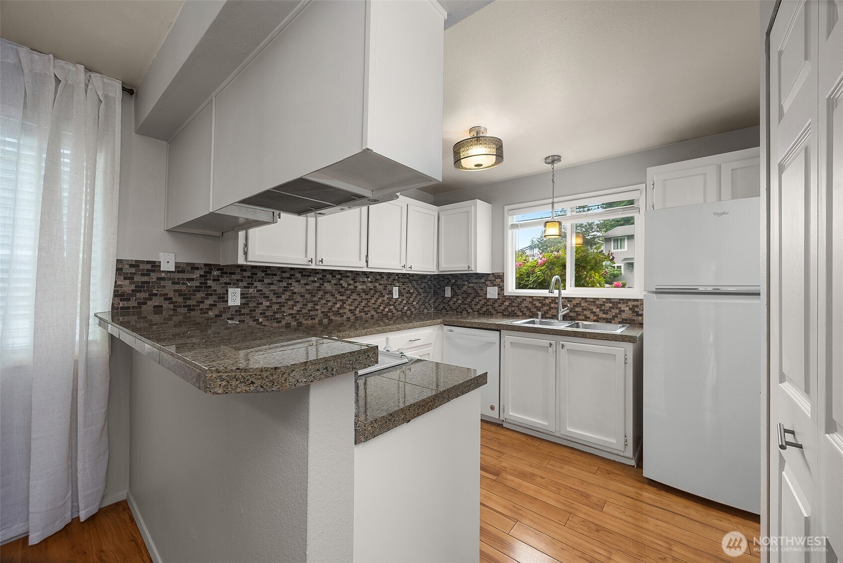 1526 192nd Street Southeast, Unit O4 Bothell, WA 98012 - Photo 6 of 32