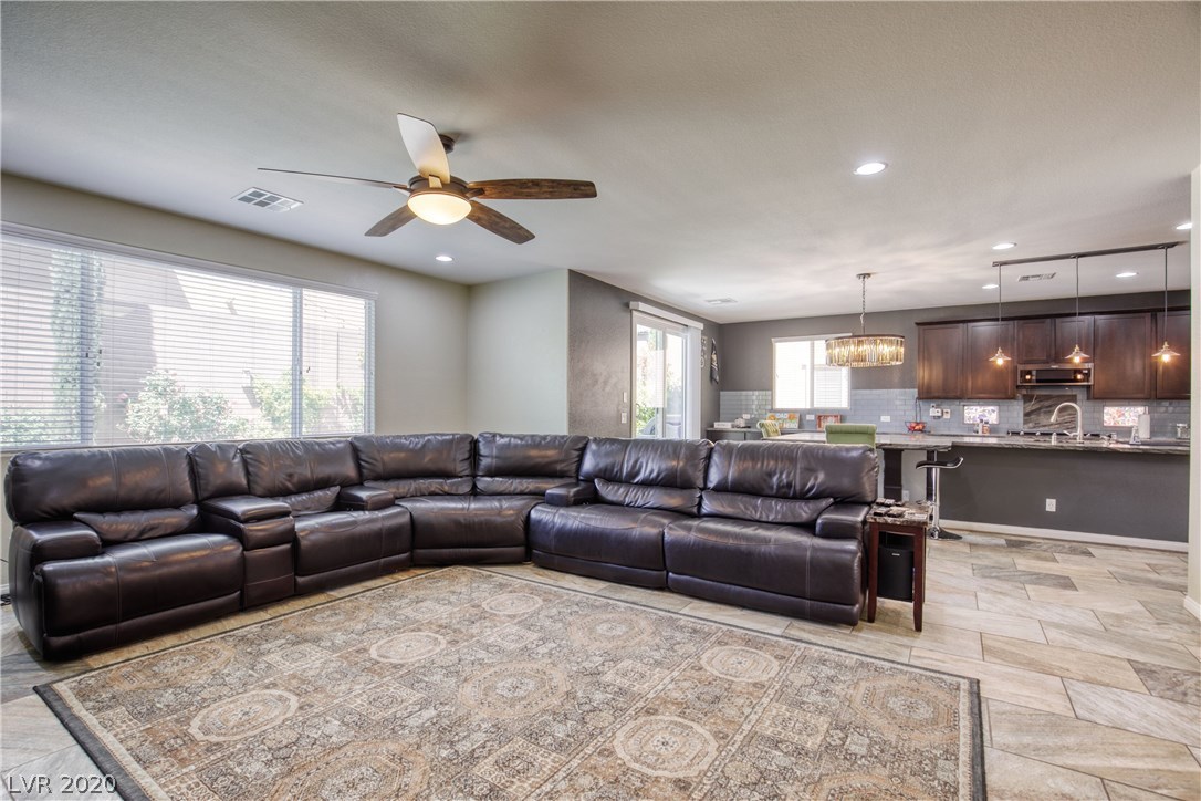 11055 Hunting Hawk Road Las Vegas, NV 89179 - Photo 6 of 25