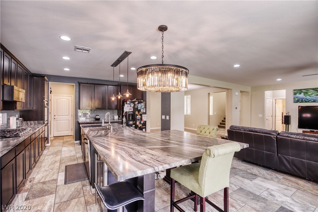 11055 Hunting Hawk Road Las Vegas, NV 89179 - Photo 9 of 25