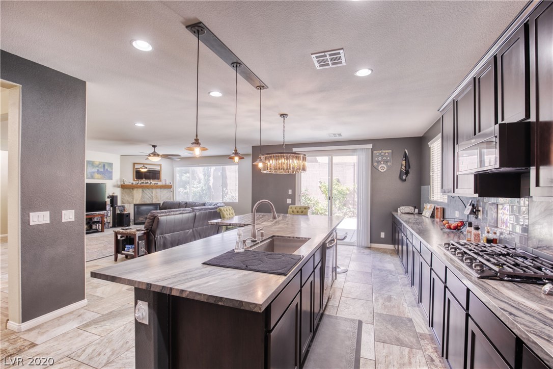 11055 Hunting Hawk Road Las Vegas, NV 89179 - Photo 10 of 25