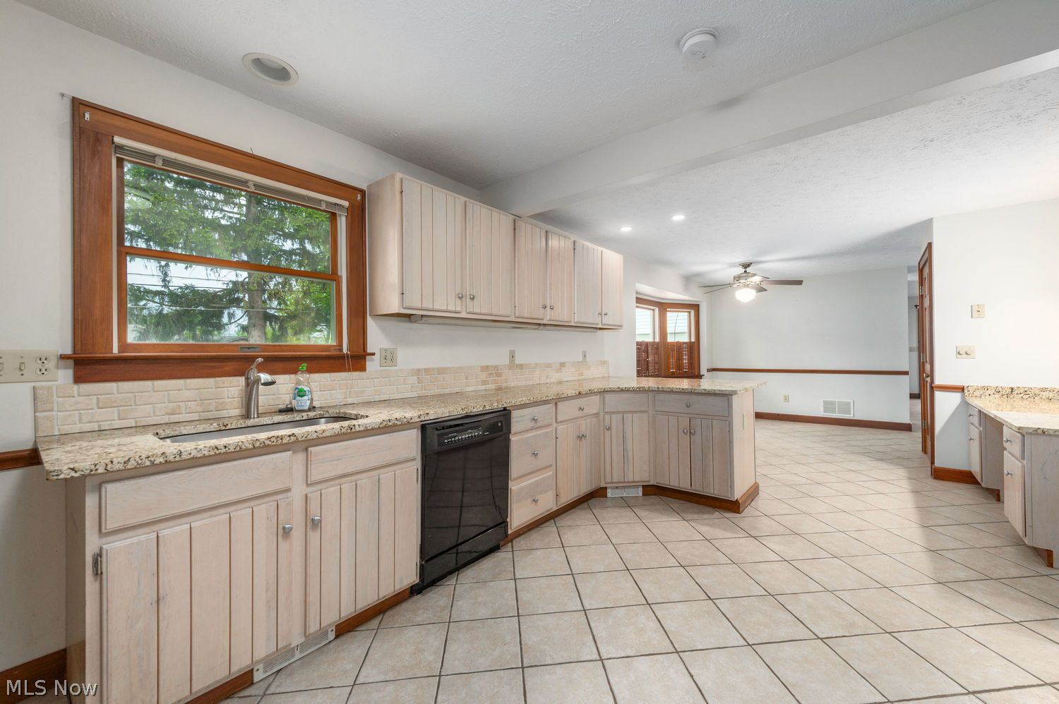 32530 Lake Road Avon Lake, OH 44012 - Photo 14 of 50