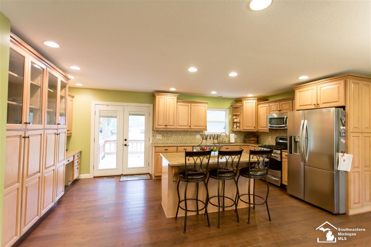 3375 West Temperance Road Lambertville, MI 48144 - Photo 6 of 69 31364195-5.JPG