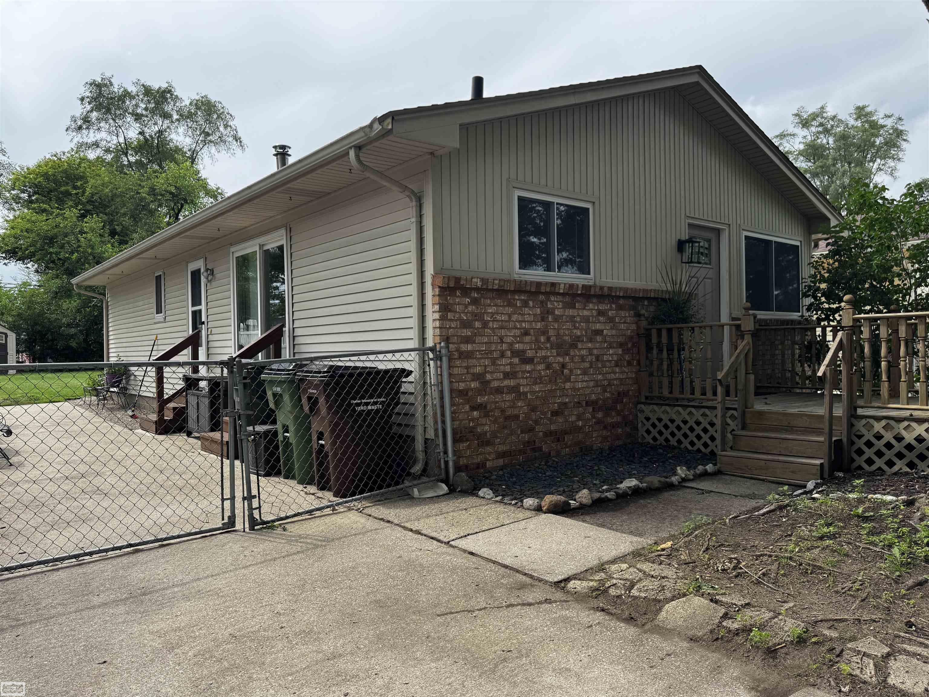 47473 Greenview Road Utica, MI 48317 - Photo 4 of 35