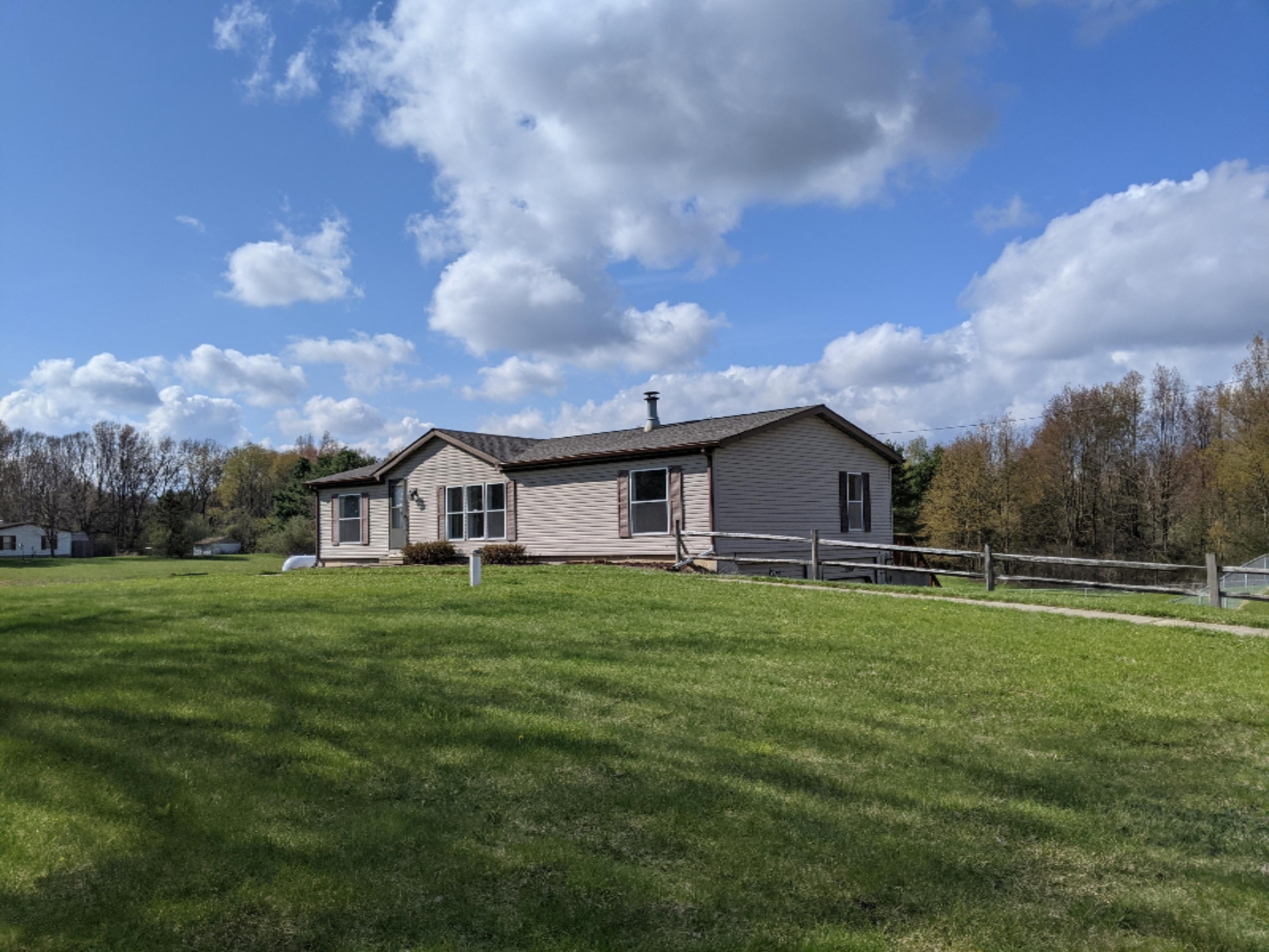 2018 Baseline Road Hickory Corners, MI 49060 - Photo 26 of 40 PXL_20210421_210426981.MP