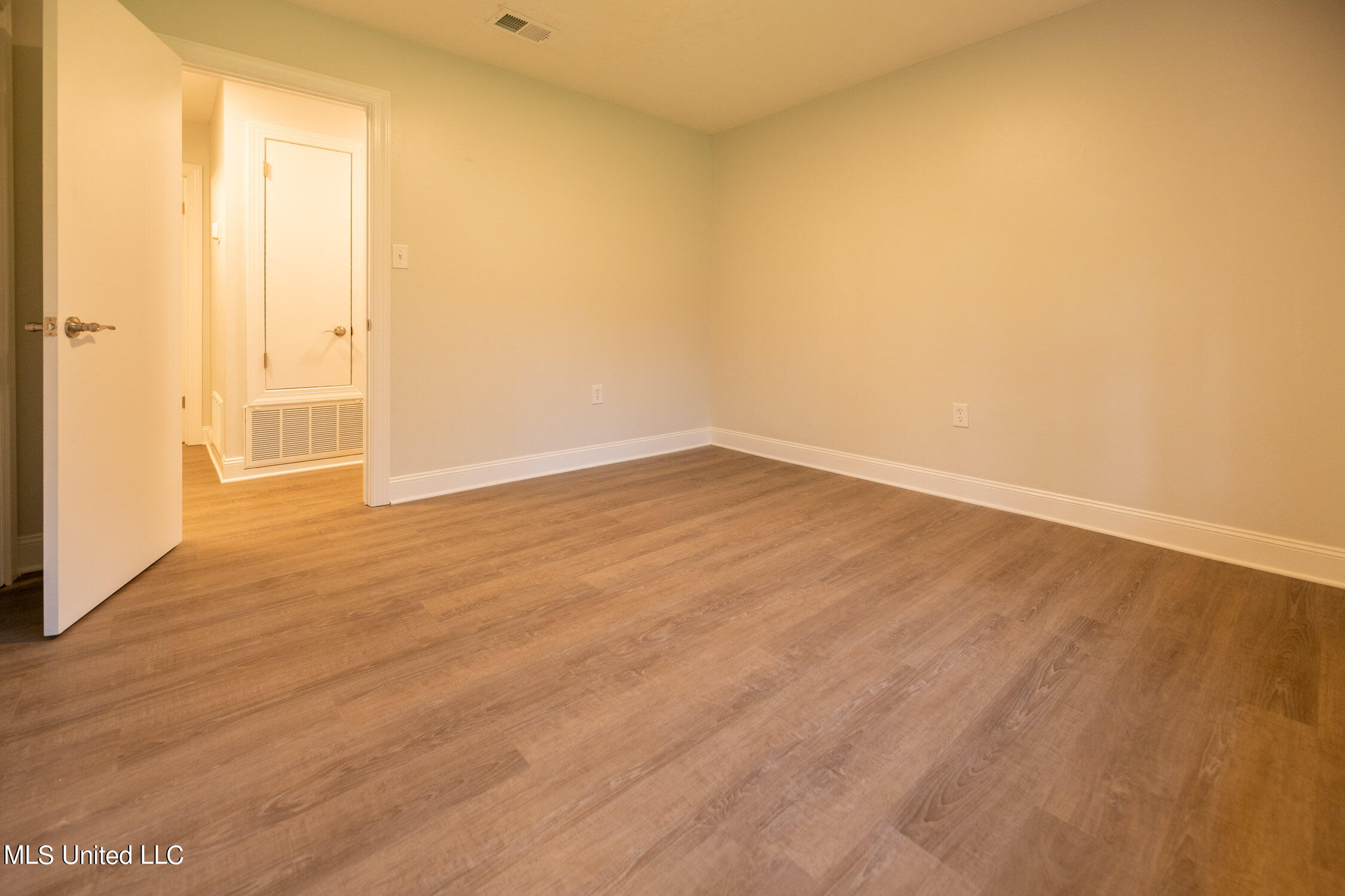 11658 Lorraine Road Gulfport, MS 39503 - Photo 11 of 24 9