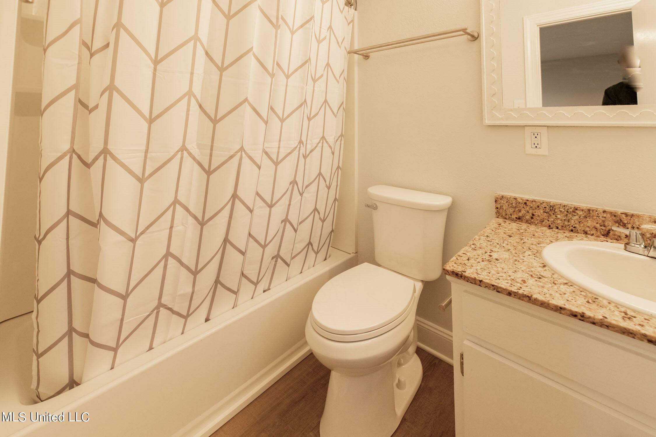 11658 Lorraine Road Gulfport, MS 39503 - Photo 16 of 24 14