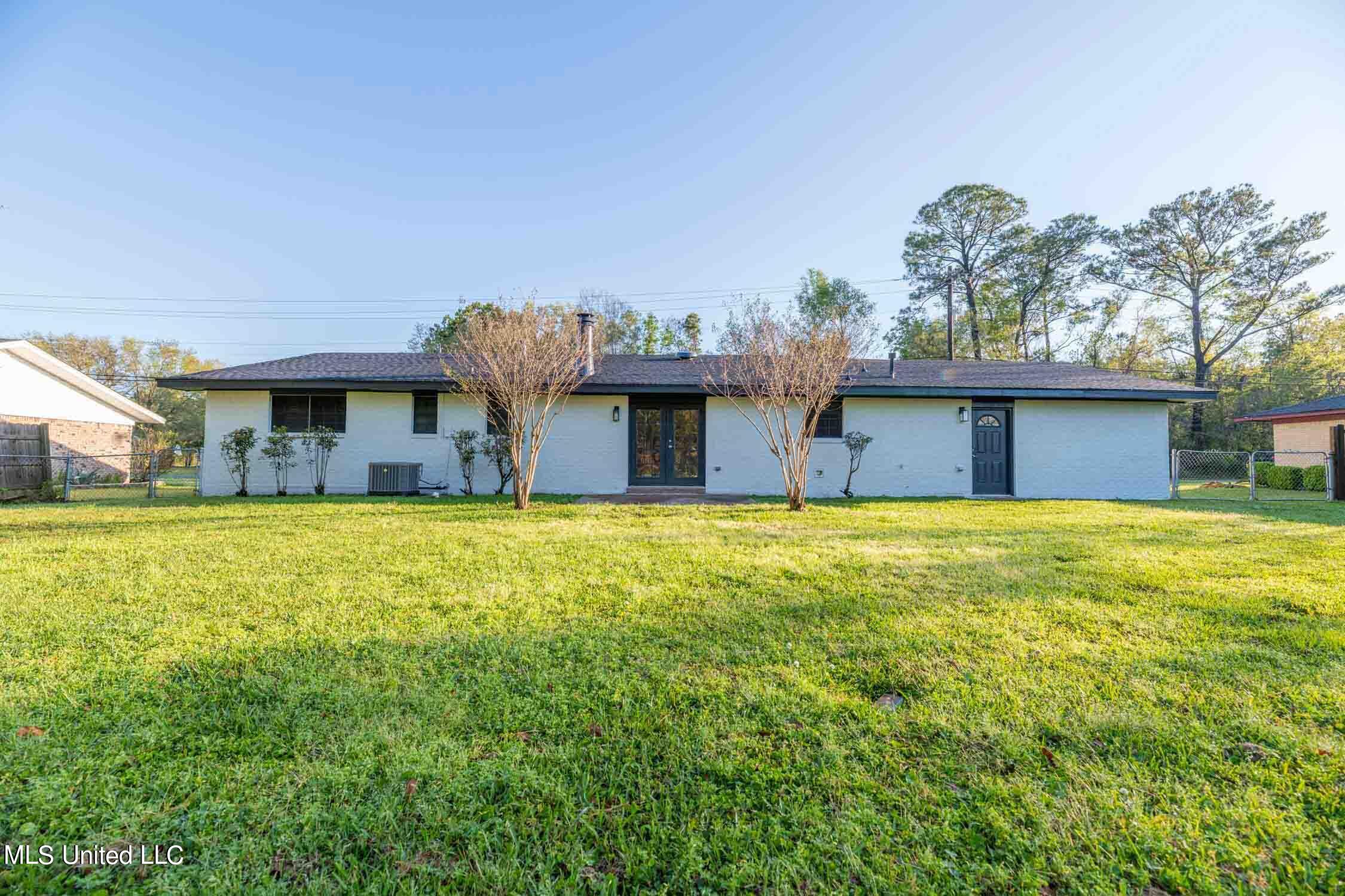 11658 Lorraine Road Gulfport, MS 39503 - Photo 22 of 24 PixPlaza-5