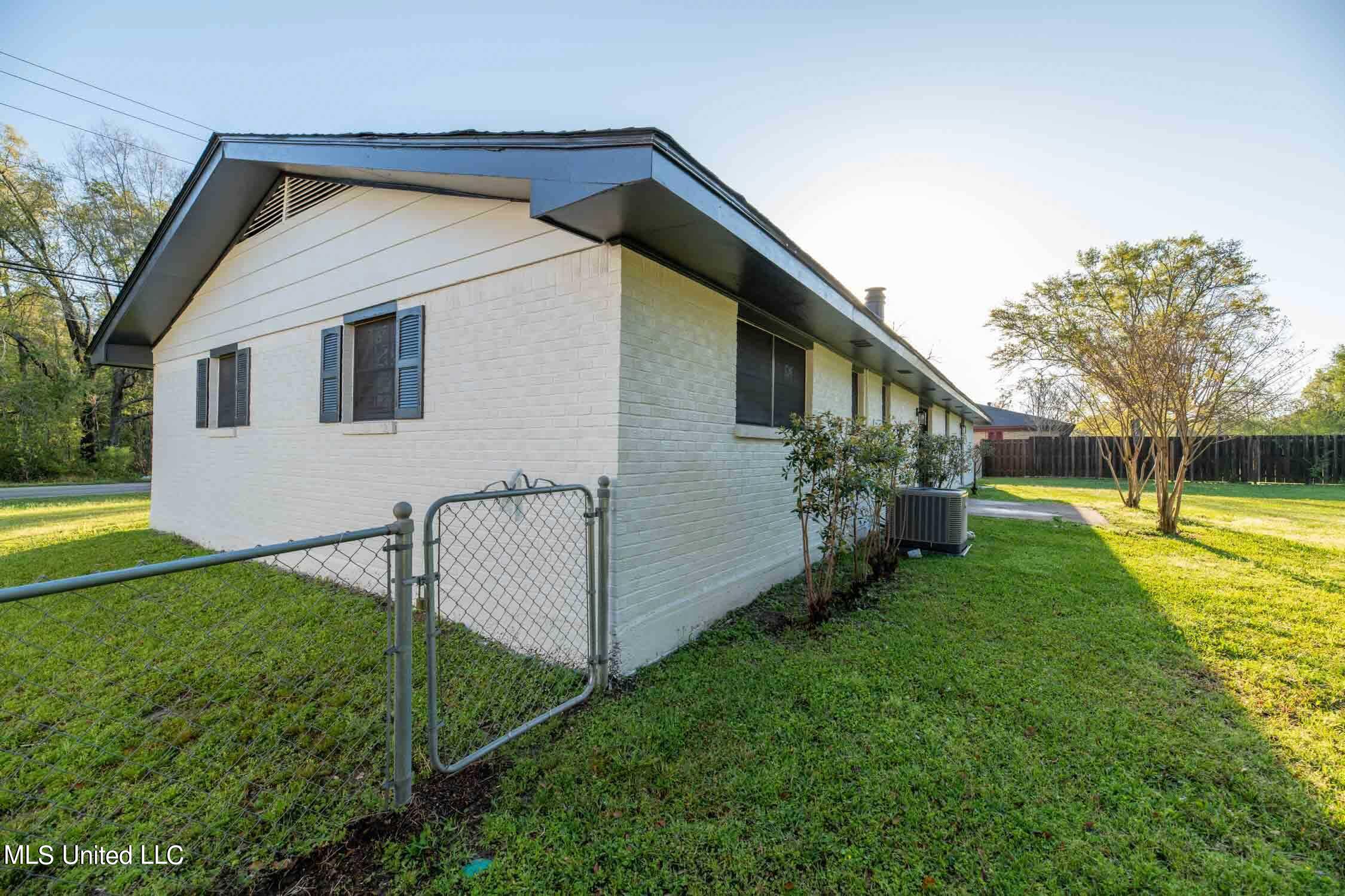11658 Lorraine Road Gulfport, MS 39503 - Photo 23 of 24 PixPlaza-7