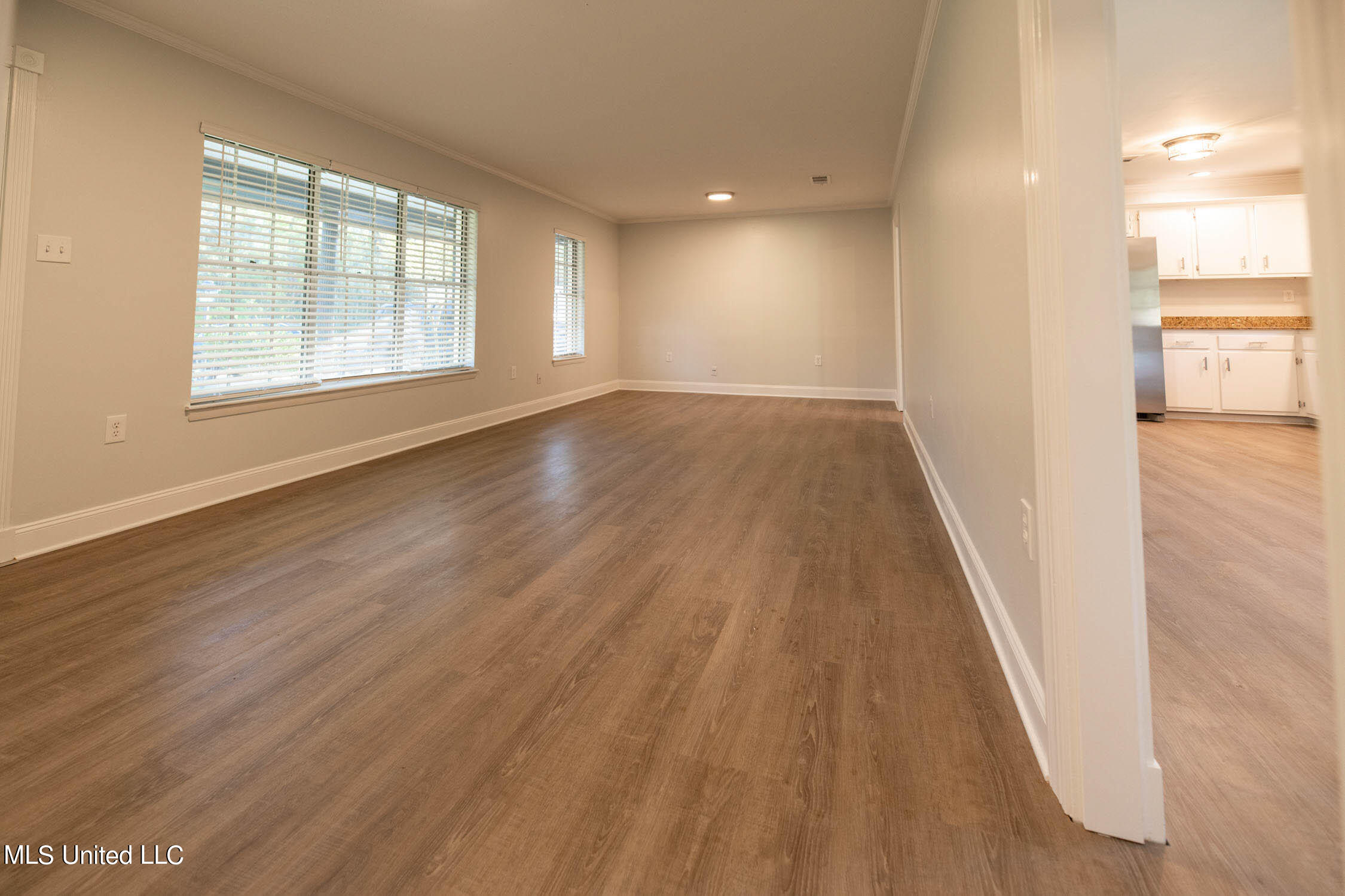 11658 Lorraine Road Gulfport, MS 39503 - Photo 7 of 24 5