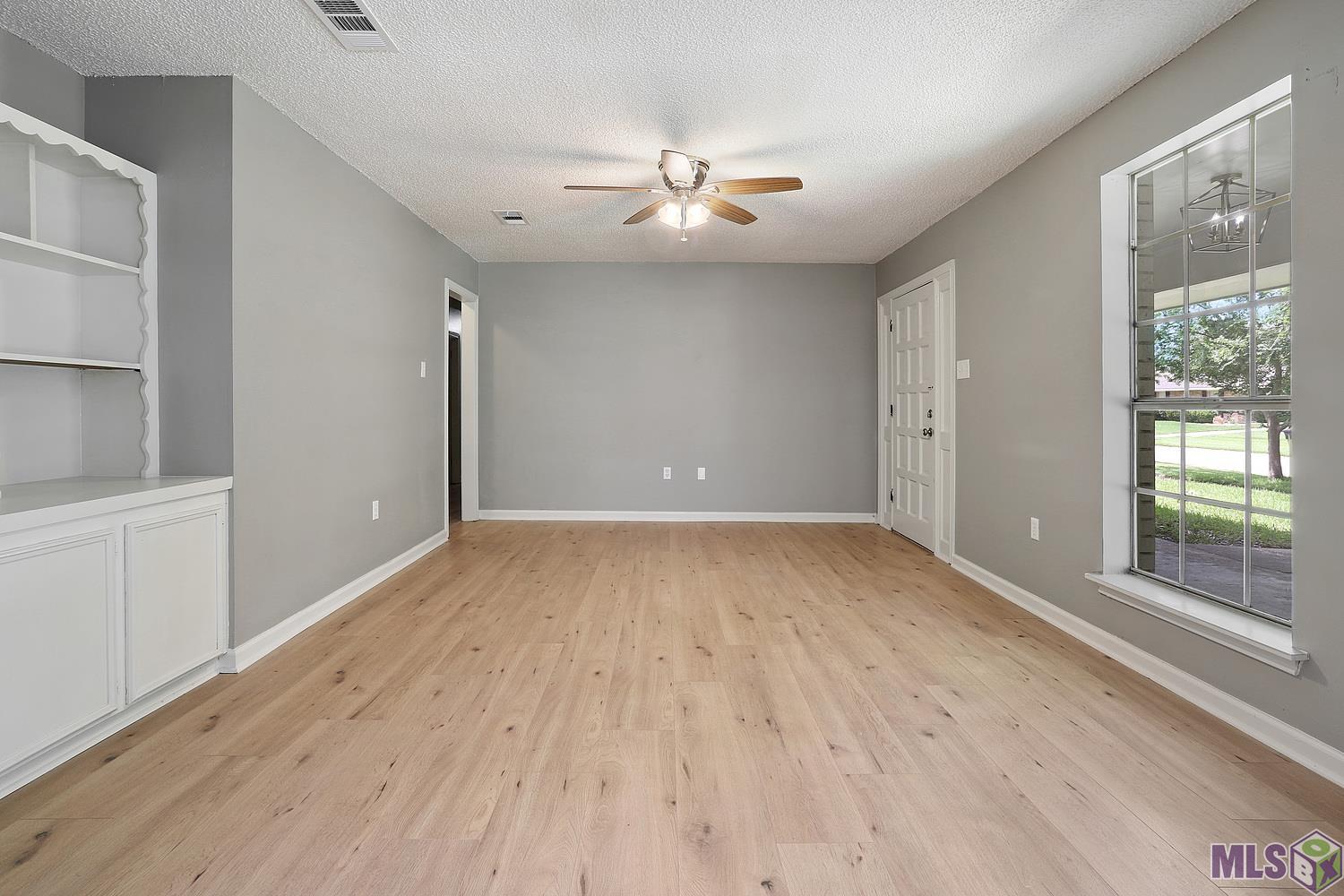 10124 Hackberry Drive Baton Rouge, LA 70809 - Photo 2 of 21 Gallery Image 2