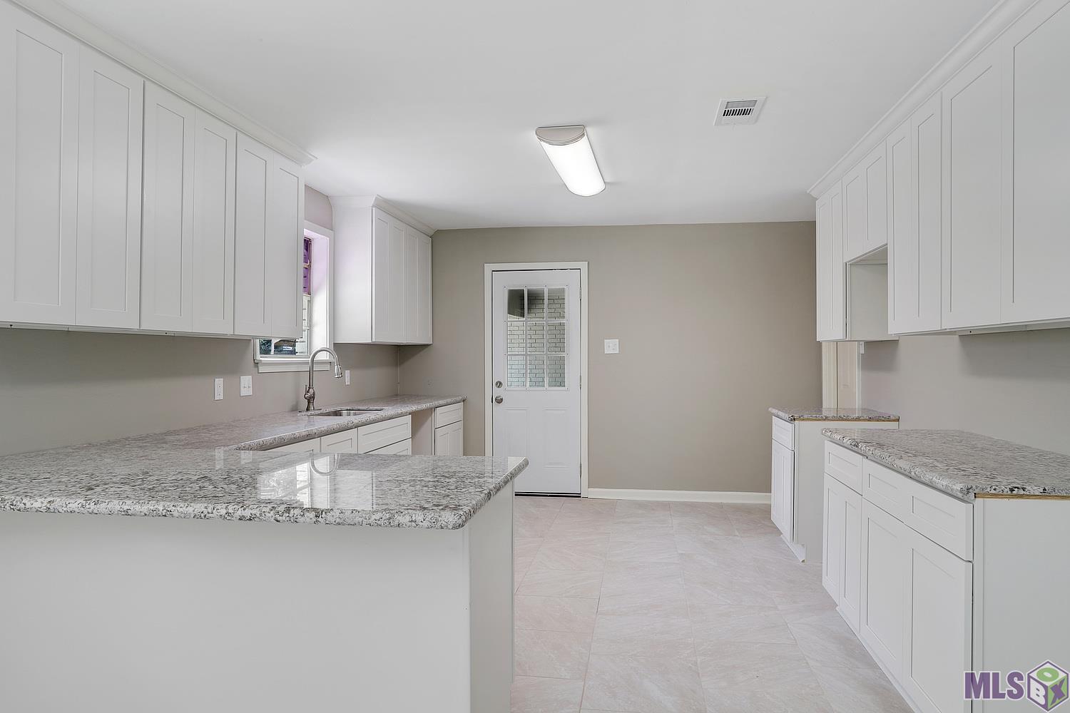 10124 Hackberry Drive Baton Rouge, LA 70809 - Photo 10 of 21 Gallery Image 10