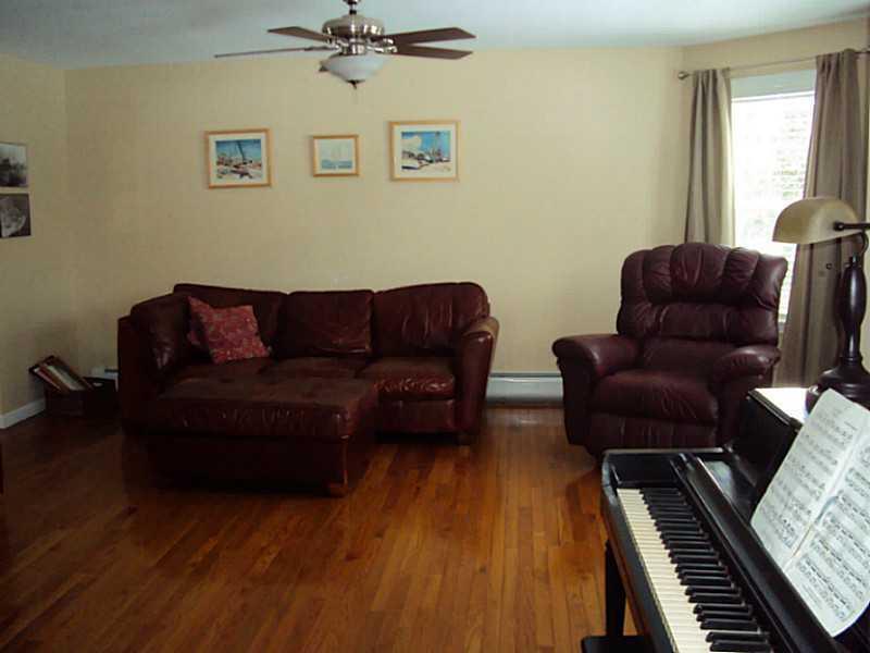 465 Church Road Bangor, ME 04401 - Photo 12 of 30 Living Room.