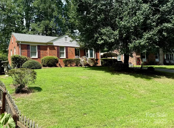 $255,900 | 415 East Poplar Street, Stanley, NC 28164