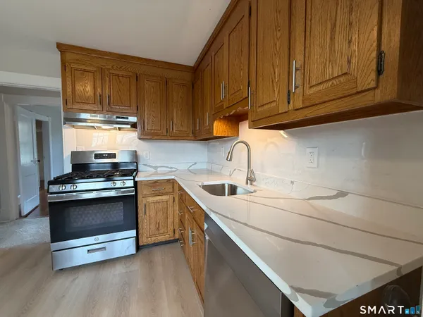 $1,500 | 73 New Street, Naugatuck, CT 06770