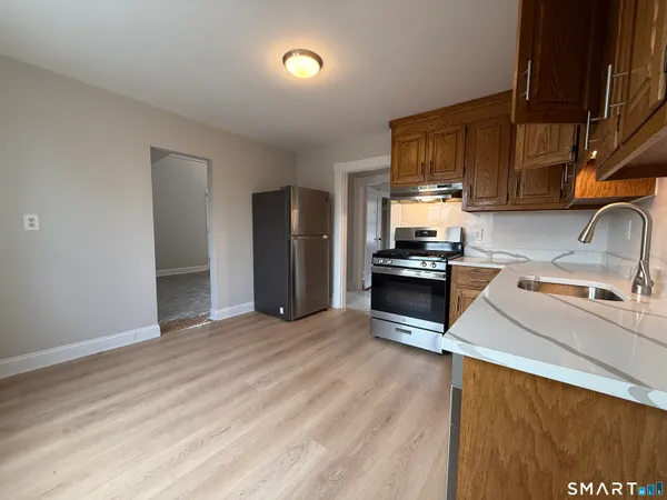 $1,500 | 73 New Street, Naugatuck, CT 06770