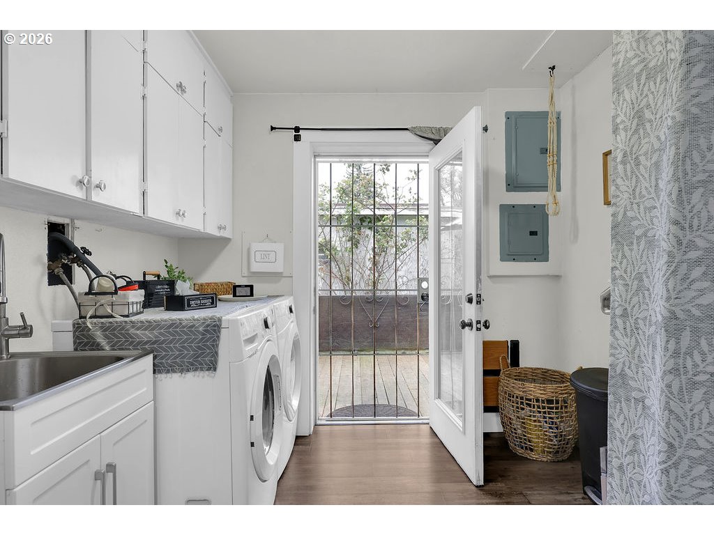 1215 Irving Road Eugene, OR 97404 - Photo 15 of 42