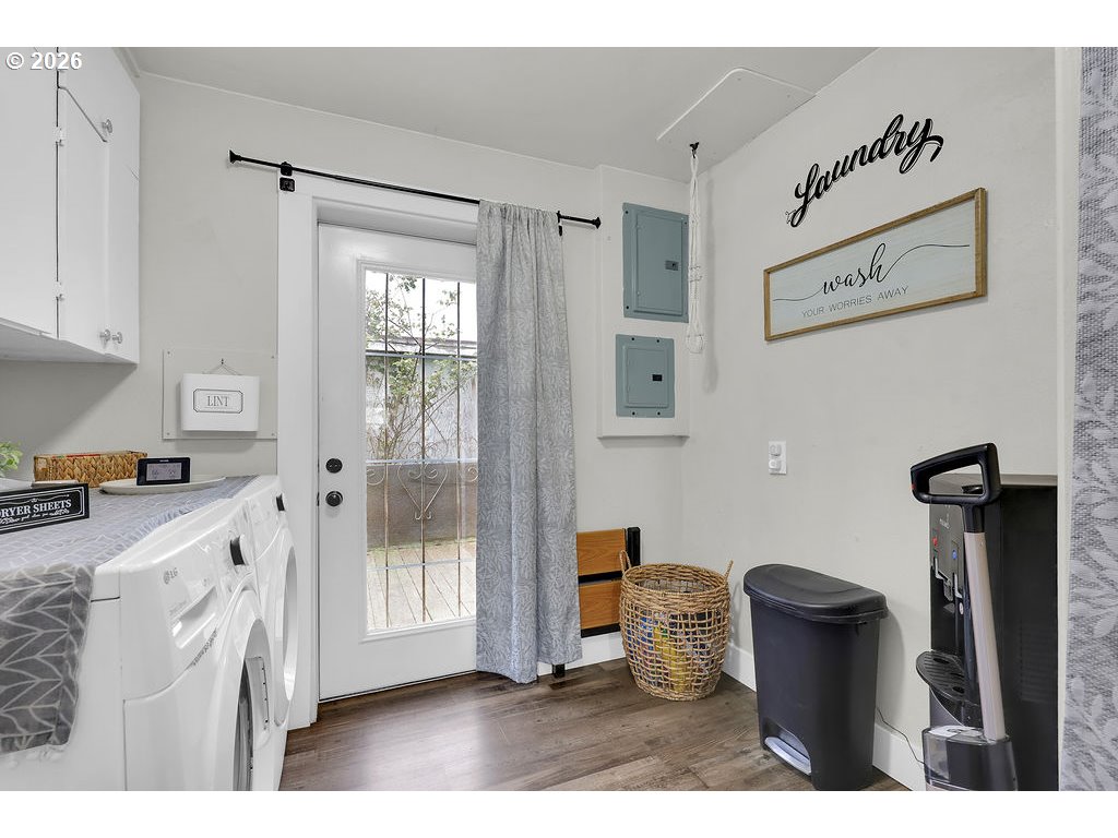 1215 Irving Road Eugene, OR 97404 - Photo 17 of 42