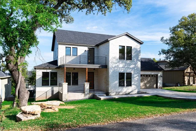 $3,250 | 132 Bedford Drive | Windermere Oaks