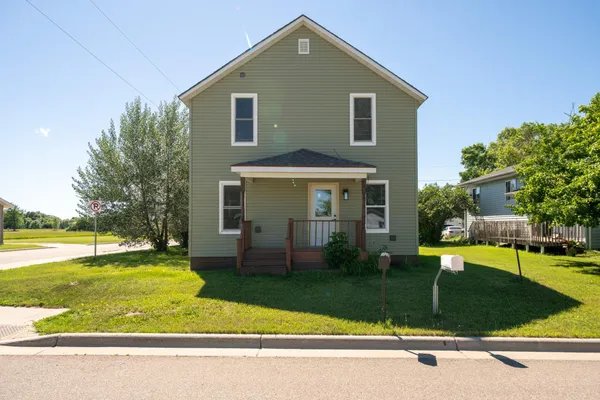 $159,000 | 541 5th Street Southeast, Deer River, MN 56636