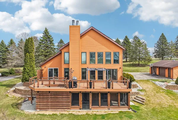 $625,000 | N8863 Jefferson Road, Watertown, WI 53094