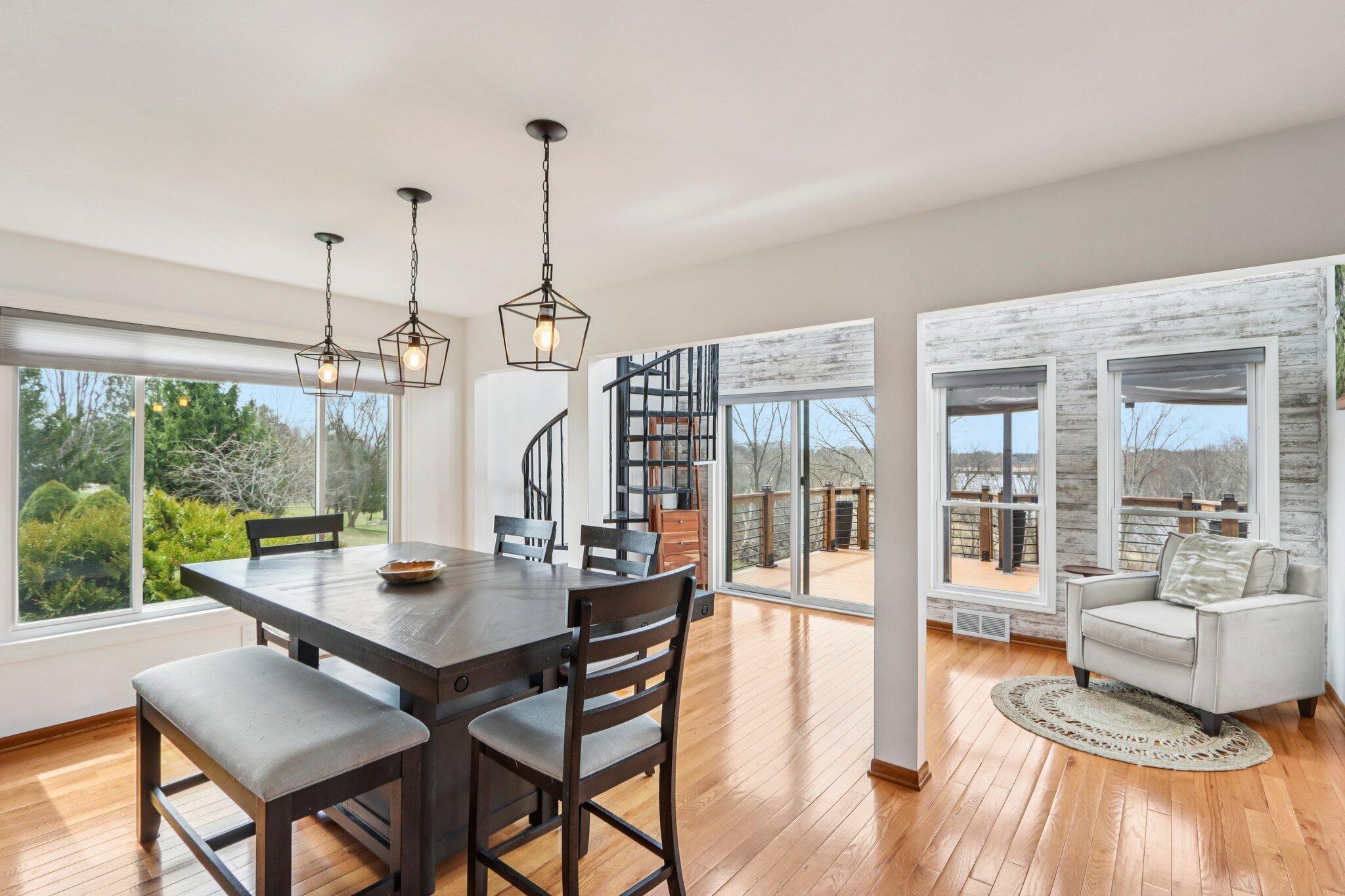 N8863 Jefferson Road Watertown, WI 53094 - Photo 11 of 70 Sunny dinette