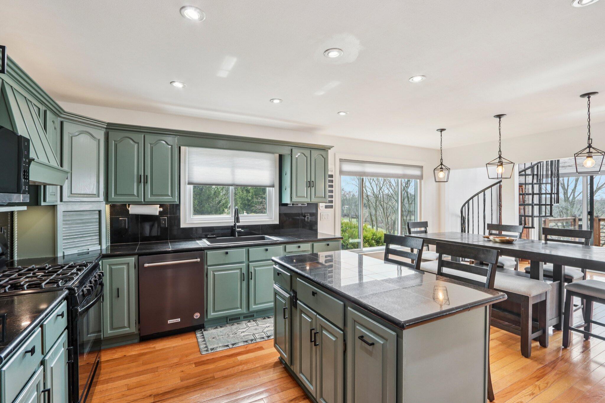 N8863 Jefferson Road Watertown, WI 53094 - Photo 16 of 70 Sunny kitchen