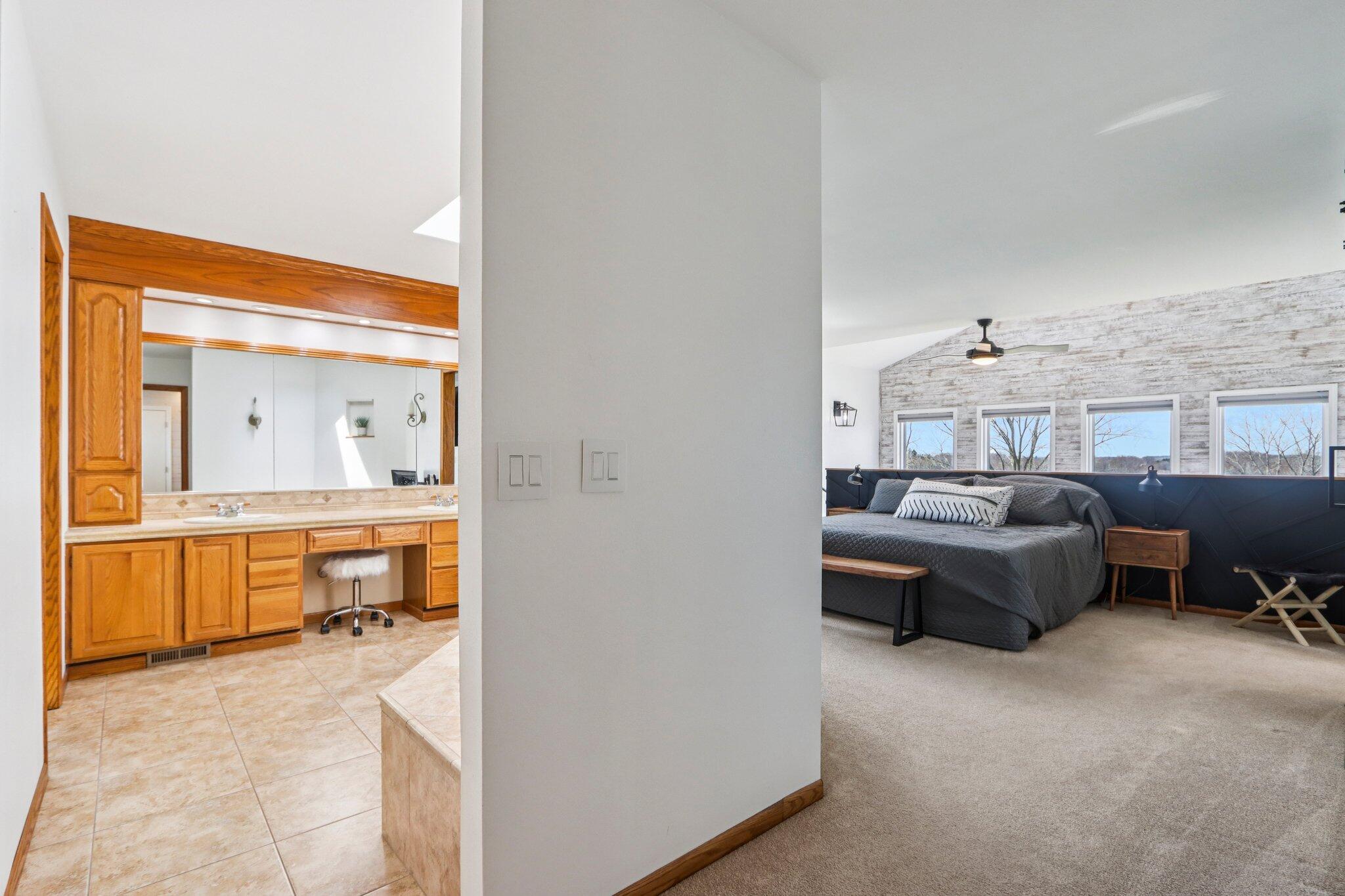 N8863 Jefferson Road Watertown, WI 53094 - Photo 24 of 70 Primary bedroom suite