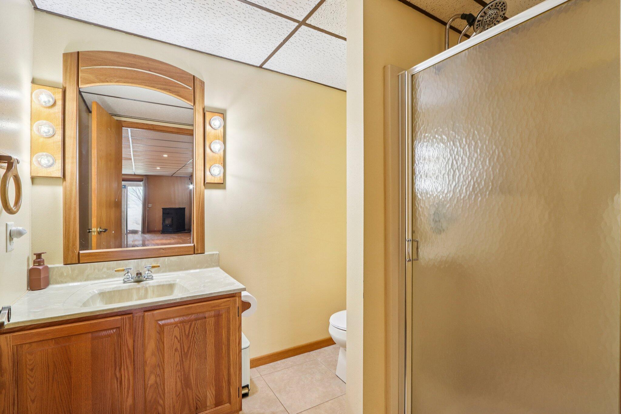 N8863 Jefferson Road Watertown, WI 53094 - Photo 37 of 70 Lower level bath