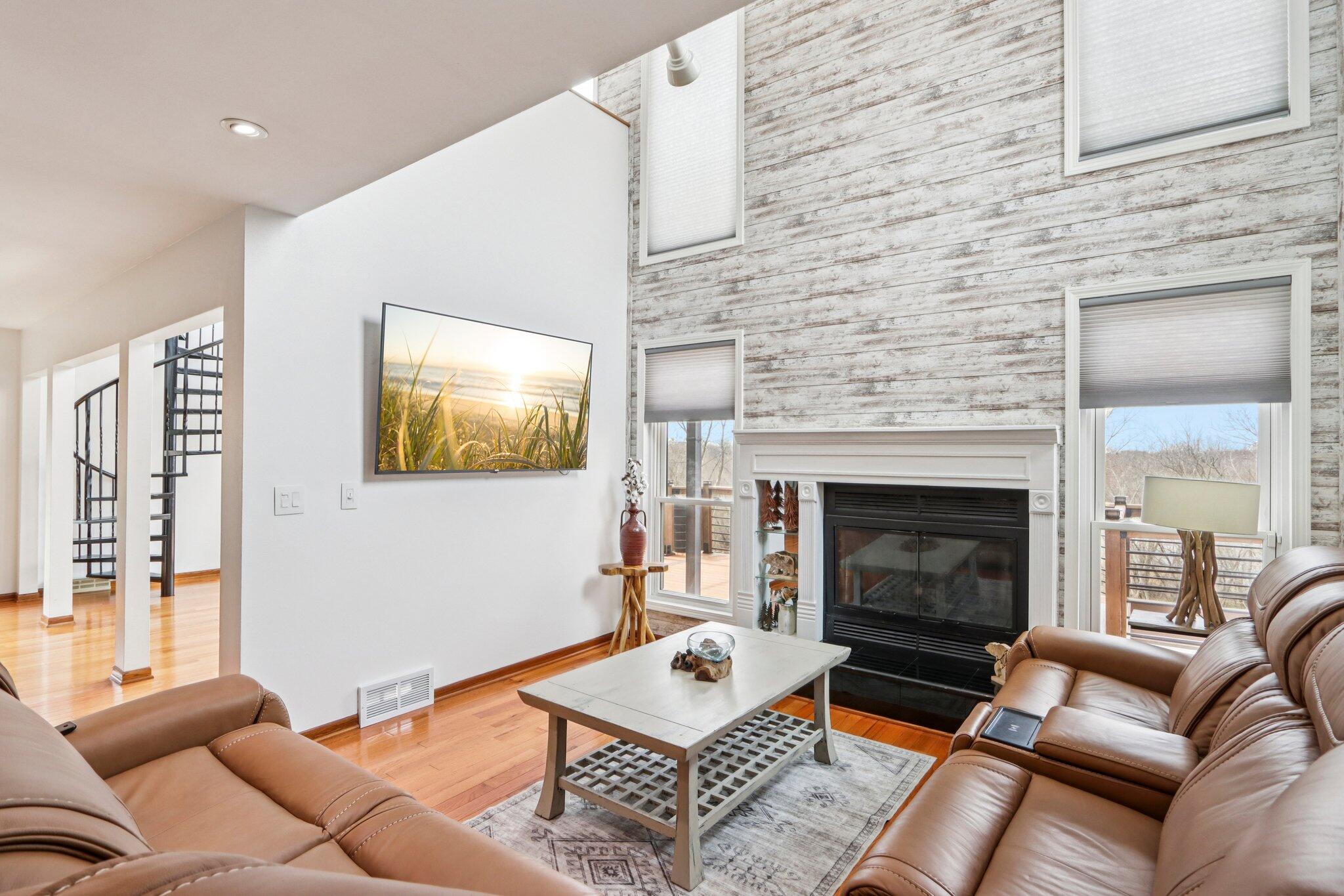 N8863 Jefferson Road Watertown, WI 53094 - Photo 6 of 70 Living room with vaulted ceiling
