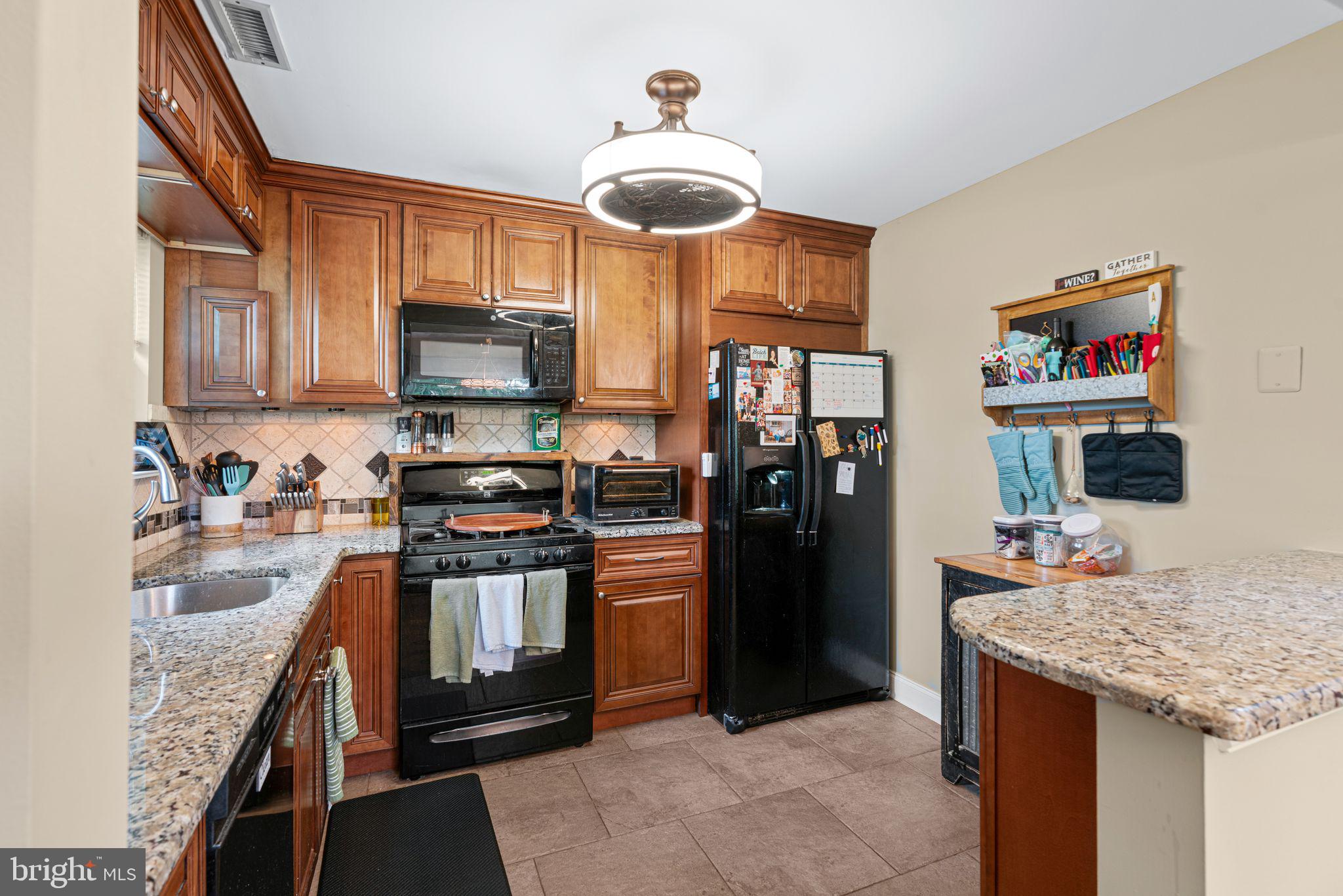 70302 Delaire Landing Road, Unit 302 Philadelphia, PA 19114 - Photo 9 of 32 Gallery Image 9