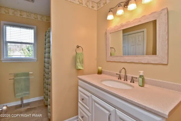 $449,900 | 624 Marion Lane, Brodheadsville, PA 18322