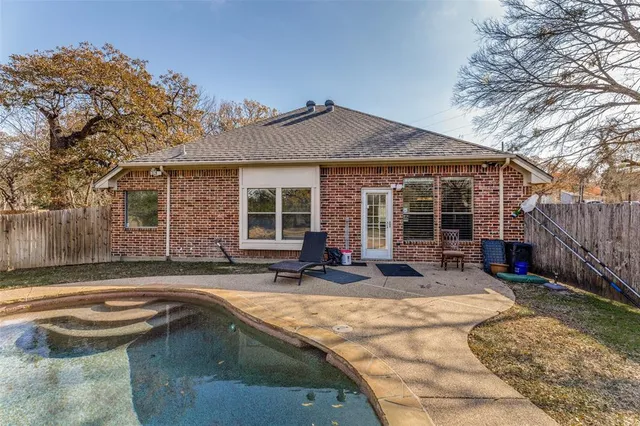 $2,300 | 3301 Hiawatha Trail, Lake Worth, TX 76135