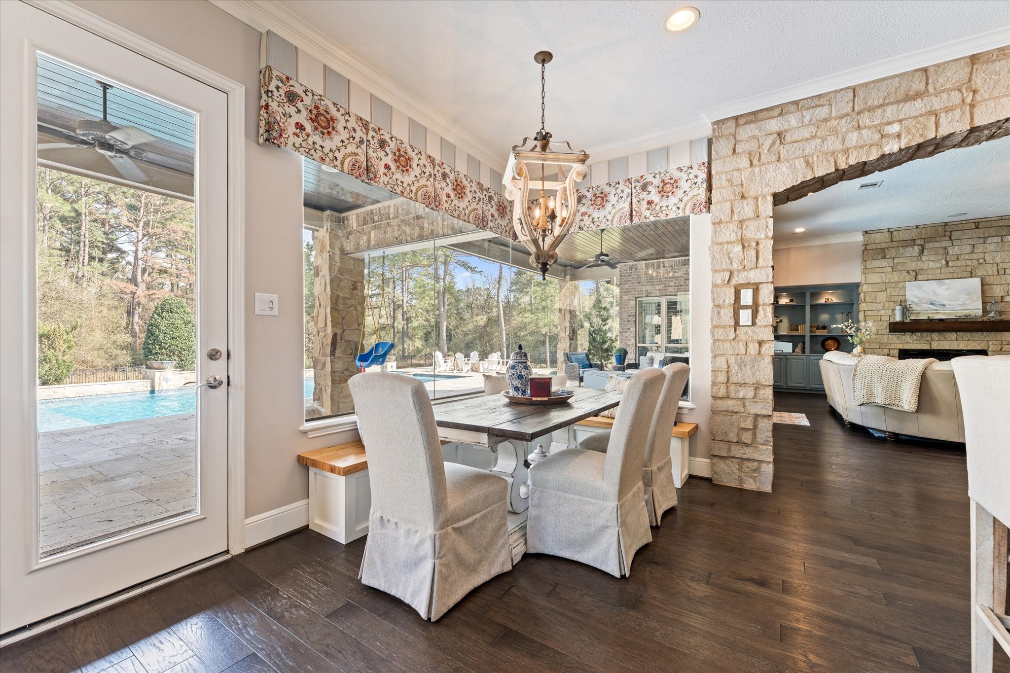 30618 Spring Lake Boulevard Tomball, TX 77375 - Photo 13 of 50 Breakfast area once again with so much natural light coming in. What a view to the beautiful backyard.