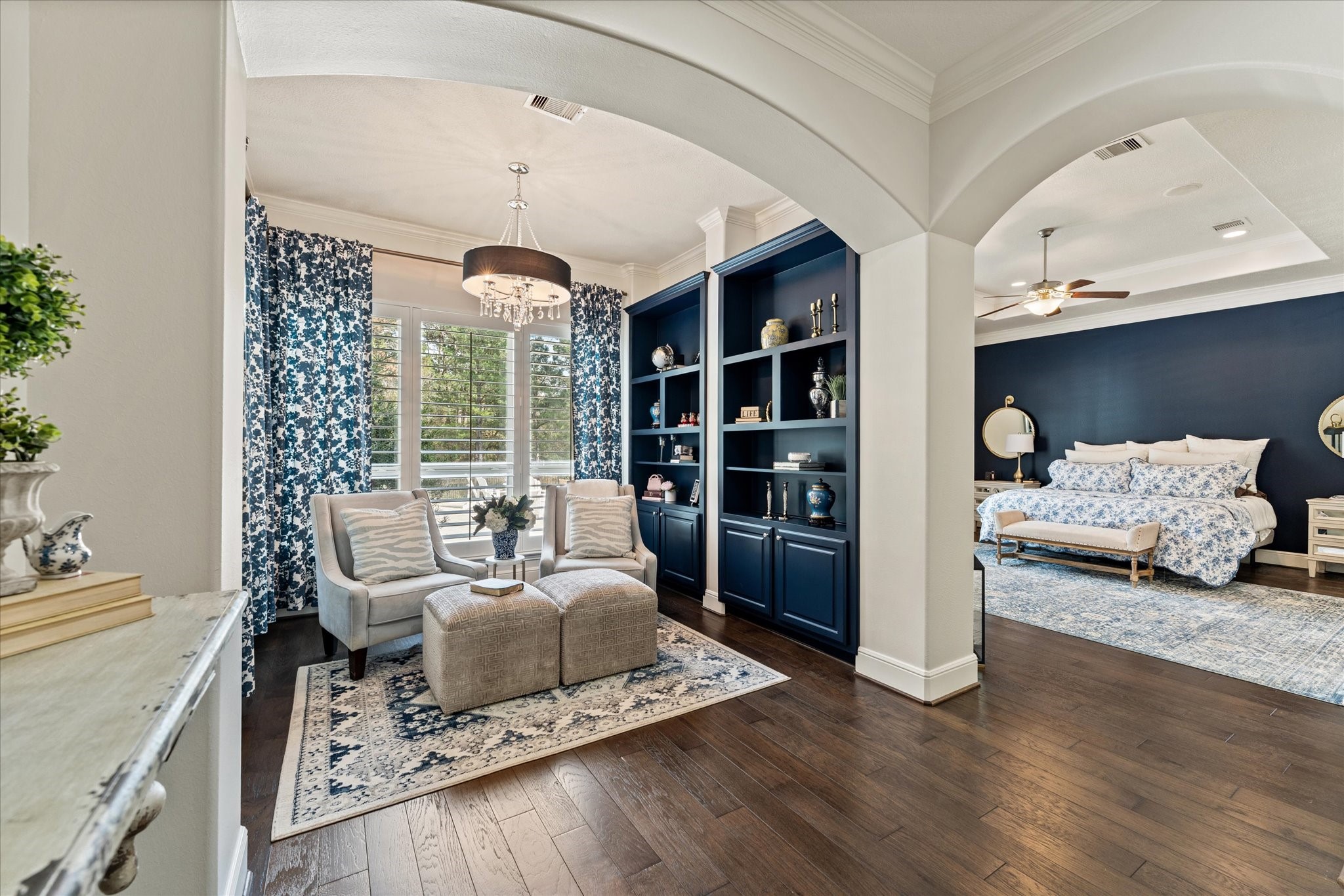 30618 Spring Lake Boulevard Tomball, TX 77375 - Photo 24 of 50 Sitting room or second study just off the primary bedroom.